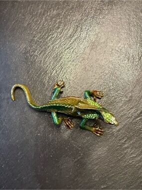 Vntg enamel lizard kimono dragon iguana trinket box crystal jewel magnetic hinge